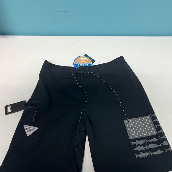 Columbia Other - Columbia men's Performance Fishing Shorts. 30x9. w/ bottle opener